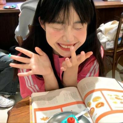 单车上的少女